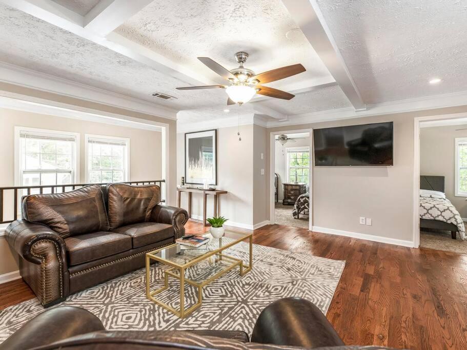 אטלנטה Gorgeous East Village Home Near Downtown Sleeps 12 5 Bedrooms Coffee Bbq Ac Parking מראה חיצוני תמונה