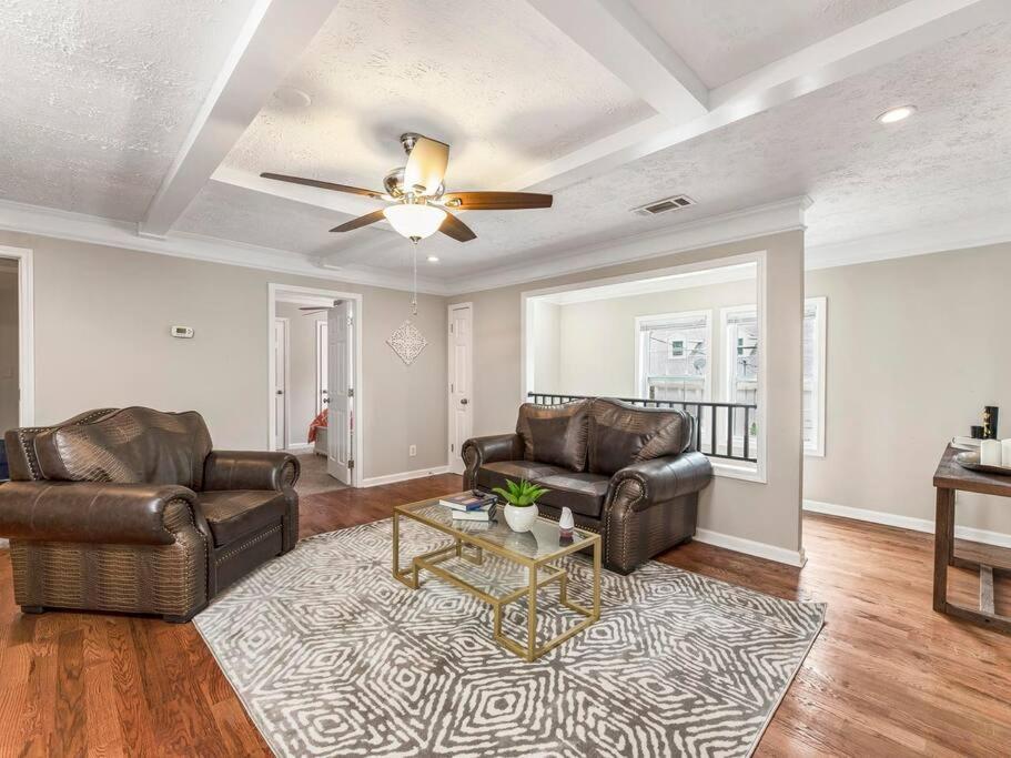 אטלנטה Gorgeous East Village Home Near Downtown Sleeps 12 5 Bedrooms Coffee Bbq Ac Parking מראה חיצוני תמונה